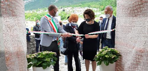 Le Autorità al taglio del nastro della mostra  "Serenissima porta d'Oriente. Dal Friuli alla Cina sulle orme di Basilio Brollo da Gemona" allestita al castello di Gemona. 